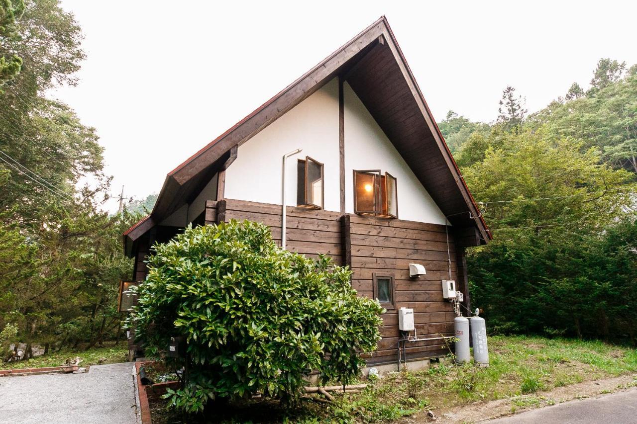 ログハウスせせらぎ Tsuru Экстерьер фото